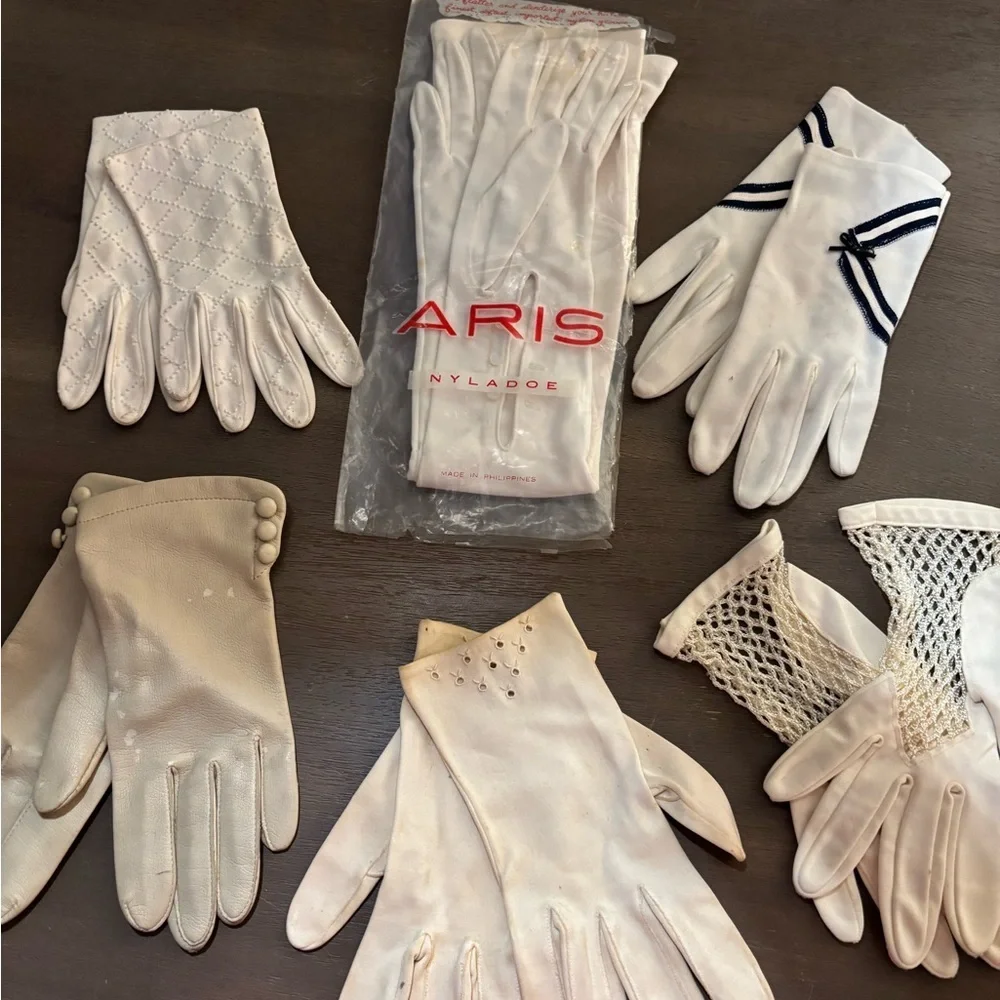 Lot /Collection of Vintage Ladies Gloves
